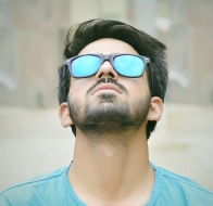 Review Face Five Alt Image.