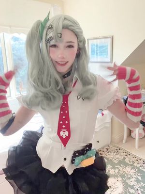 gonna clear out the sunna toks #cosplay #sunna #zzzero 