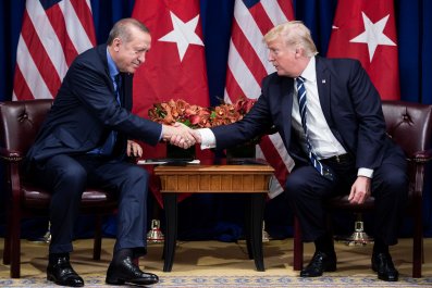 Trump and Turkish president shaking hands
