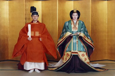 Japanese couple in traditional clothing